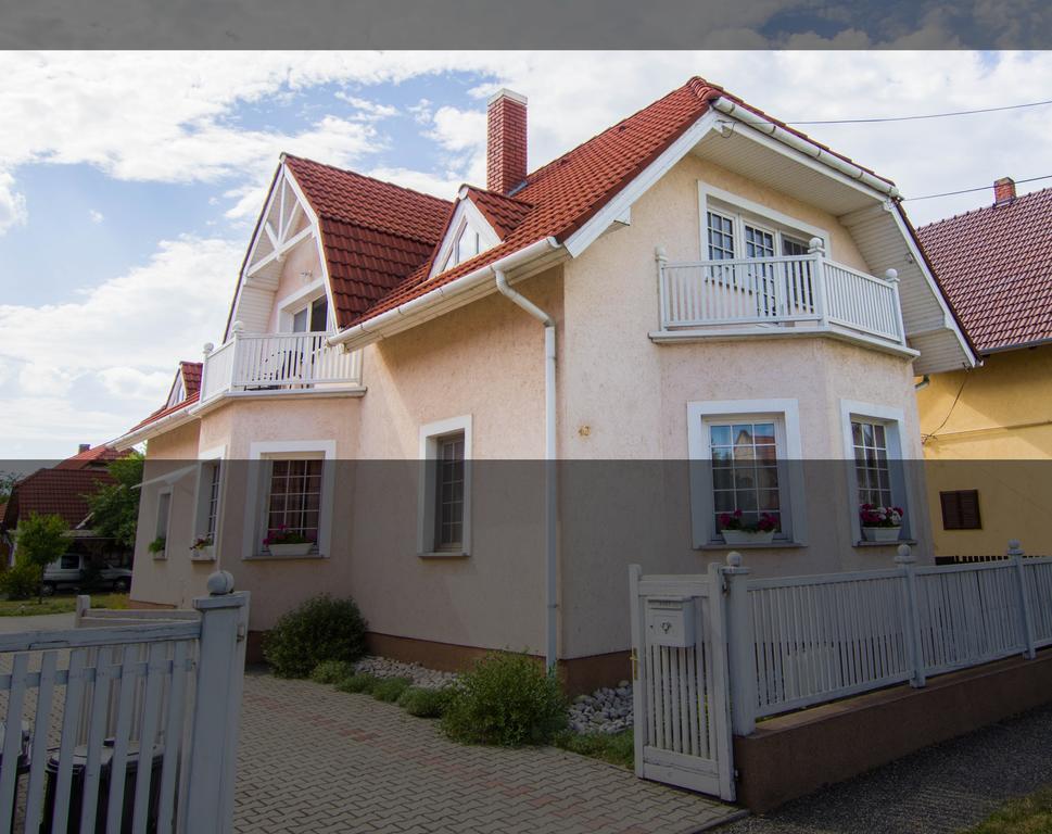 White Apartment Keszthely Exterior photo
